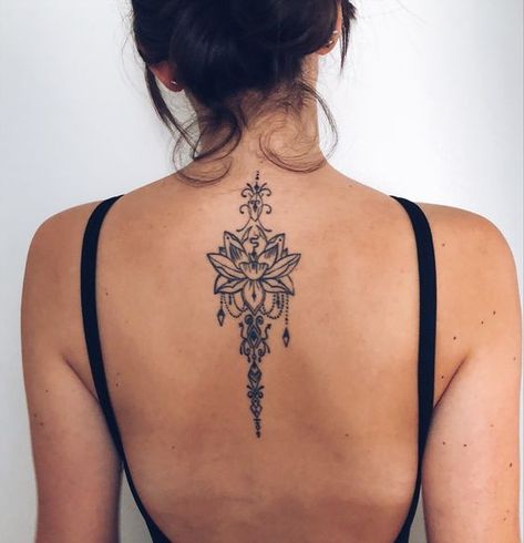 31 Beautiful Spine Tattoo Ideas for Women - Inspirationfeed Back Tattoo Women Upper, Back Tattoo Women Spine, Spinal Tattoo, Spine Tattoo Ideas, Girl Neck Tattoos, Upper Back Tattoos, Girl Back Tattoos, Back Of Neck Tattoo, Neck Tattoos Women