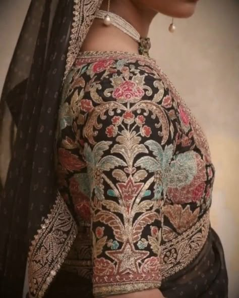 Sabyasachi Embroidery Details, Long Blouse Designs, Blouse Designs High Neck, New Saree Blouse Designs, Sari Blouse Designs, Blouse Designs Indian, Blouse Designs Silk, Elegant Blouse Designs, Unique Blouse Designs