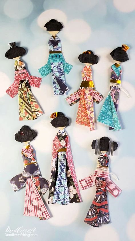 How to Make Japanese Paper Dolls with Origami Paper Bookmarks To Make, Journaling Sketchbook, Free Bingo Cards, Laundry Soap Homemade, Japanese Origami, Handmade Bookmarks, Green Craft, Paper Dress, Handmade Gift Tags