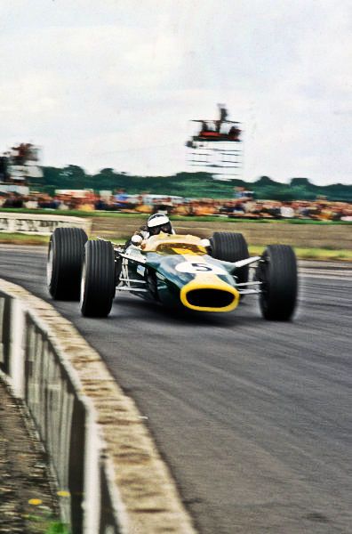 /// Race winner Jim Clark (GBR) Lotus Ford 49. Formula One World Championship, Rd6, British Grand Prix, Silverstone, England. 15 July 1967. /// Lotus 49, Jim Clark, Lotus F1, Lotus Car, Gilles Villeneuve, British Grand Prix, Classic Racing Cars, Car Icons, Old Race Cars