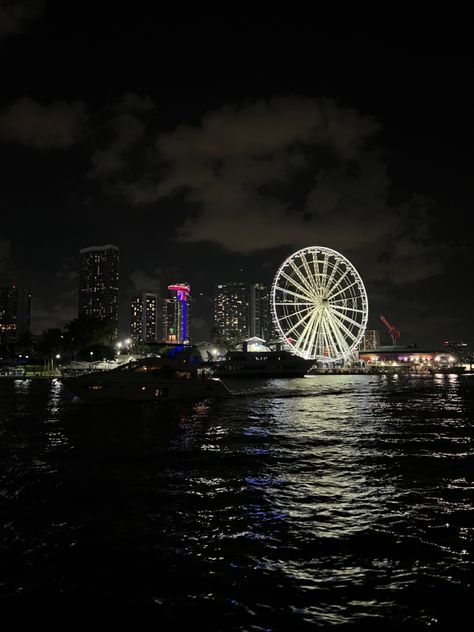 Bayside Marketplace Miami, Miami Beach At Night, Bayside Miami, Pretty Cities, Miami Nightlife, Summer Collage, Miami Night, Pretty Views, Beach Sunset Wallpaper