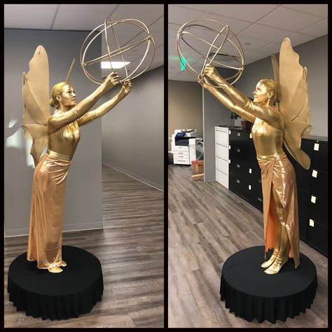 Emmy award costume Halloween trophy Emmy Award Trophy, Trophy Costume, Diy Trophy, Halloween Trophies, Oscar Award, Awards Trophy, Costume Themes, Emmy Award, Halloween Outfit