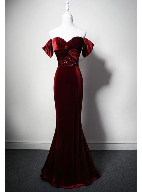 Red Prom Dress Off The Shoulder, Elegant Red Dresses, Red Velvet Gown, Sleek Hairstyle, Prom Dress Burgundy, Elegant Red Dress, Pleated Party Dress, Splendid Dress, Vintage Red Dress