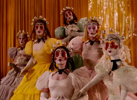 Opera Fresh: Classic "Tales Of Hoffmann" Film Gets New Life With 4K Restoration Tales Of Hoffmann, Piskel Art, Film Inspiration, Clown Makeup, Foto Art, Group Of People, Laura Lee, 인물 사진, Movie Stills