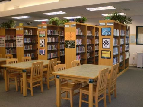 Small Library Design, Middle School Library, Library Photography, Library Cafe, School Building Design, School Hallways, Library Chair, School Interior, Book Cafe