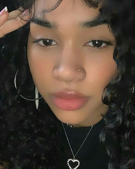 Small Nose Piercing Stud Black Women, Small Nostril Piercing, Nose Peicerings Aesthetic, Nose Piercing For Big Nose, Noise Percinings, Noes Pericing, Nose Peicerings, Cute Piercings Nose, Nose Piercing Stud Aesthetic