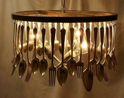 21 Unique Lighting Design Ideas Recycling Tableware and Kitchen Utensils into Lighting Fixtures Kitchen Utensils Design, Handmade Decorative Items, Diy Luminaire, Antique Flatware, Silverware Crafts, Kitchen Lighting Design, Spoons And Forks, Diy Light Fixtures, Diy Lampe