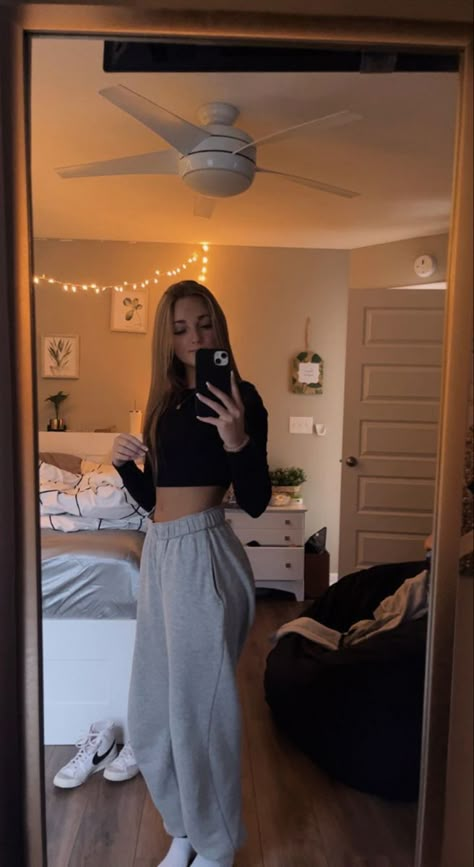 Cute Asthmatic Outfits, Sweatpants And Lululemon Shirt, February Outfit Inspo 2024, Modest Cute Everyday Outfits, Outfits For Arcade, Lazy Day Outfits Summer, Comfy Date Night Outfit, Lounge Outfit Aesthetic, Comfy Fits For School