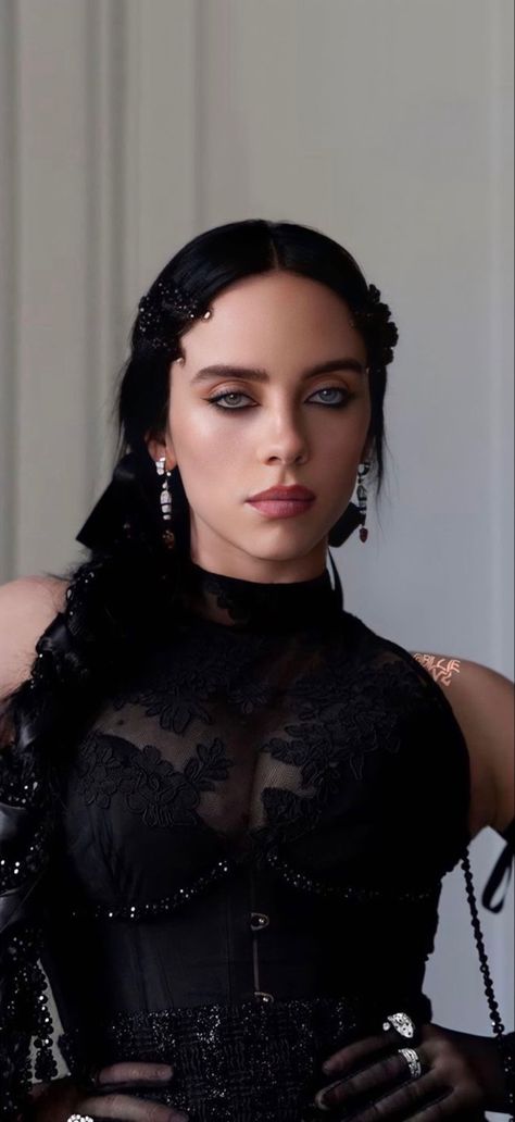 Billie Eilish, A Woman, Celebrities, Hair, Black