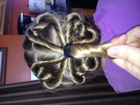 Four leaf clover hairstyle for St. Paddy's day. Clover Hairstyle, 4 Leaf Clover, Hair Png, St Paddy, Four Leaves, Jimmy Fallon, Four Leaf, Hair Pictures, Leaf Clover