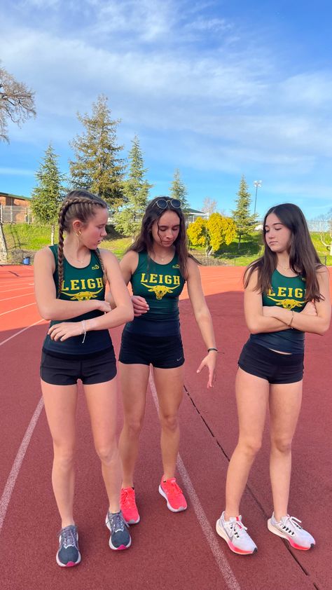 Track Uniforms High School, Track Running Aesthetic, Cross Country Outfits, Student Athlete Aesthetic, Track And Field Outfits, Track And Field Aesthetic, Track Uniforms, Track Outfits, Track And Field Sports