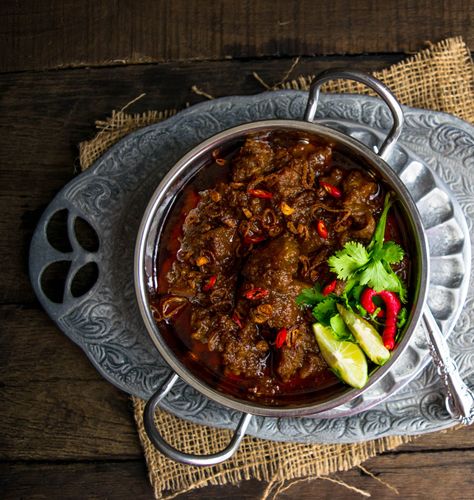 Close to five years of living in Jakarta, more than a year of writing this blog and I’m only now getting around to sharing an Indonesian recipe with you, shame on me! Since it’s the first Indonesia… Goat Curry, Healthy Eating Books, Goat Recipes, Mutton Recipes, Goat Meat, French Cooking, Lamb Recipes, Indonesian Food, Slow Cooked