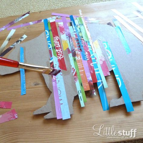 Recycled Magazine Crafts, Strip Art, Animal Art Projects, Recycled Magazine, Recycled Art Projects, Teen Art, Silhouette Wall Art, Magazine Crafts, Art Class Ideas