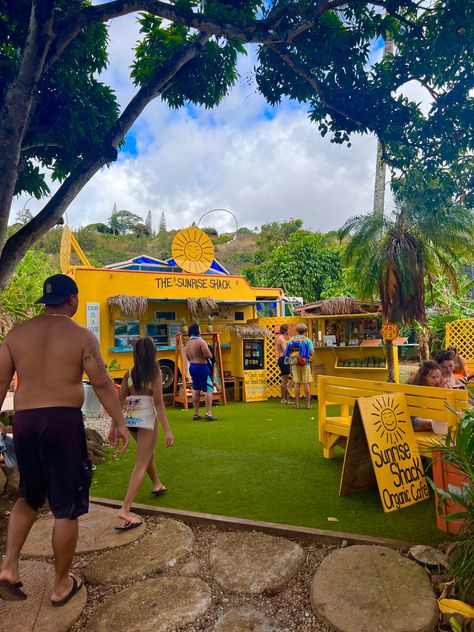 Açaí food truck hawaii beach vibe aesthetic The Sunrise Shack, Hawaii Pool, Truck Aesthetic, Peaceful Pictures, Sunrise Shack, University Of Hawaii At Manoa, Tropical Core, Aesthetic Beach Girl, Wattpad Ideas