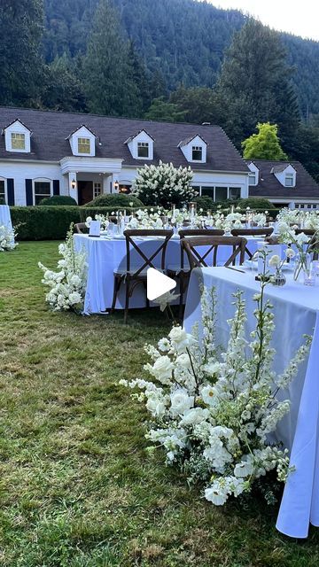 Ground Flower Arrangement, Ceremony Florals, Floral Meadow, Magnolia Wedding, White Anemone, Wedding 2025, Luxury Flowers, Sweetheart Table, Cake Table