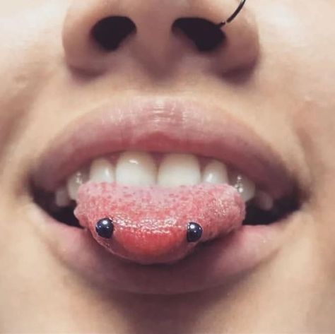 Best 30+ Snake Eyes Piercing Everything You Need To Know Scoop Piercing, Snake Eyes Piercing Jewelry, Snake Eyes Tongue Piercing, Snake Piercing, Venom Piercing, Piercing Snake, Snake Eyes Piercing, Piercing Guide, Oral Piercings