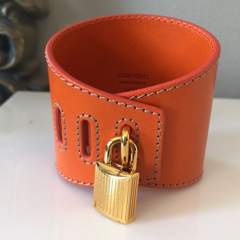 Brass Padlock With Engraved Tf Logo Sizes: M/L Leather +Brass !! Brand New, But Has A Wrinkle - Its Invisible When You Wear It Bracelet Lock, Leather Working Patterns, Leather Jewellery, Leather Wristbands, Natural Art, Women Bracelet, Leather Bracelets, Leather Cuffs Bracelet, Leather Projects