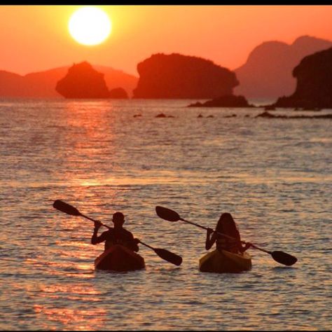 Philippines! Kayaking Aesthetic, White Water Kayak, Kayaking Tips, Camping Friends, Salt Water Fishing, Kayak Camping, Camping Destinations, Sea Kayaking, Summer Water