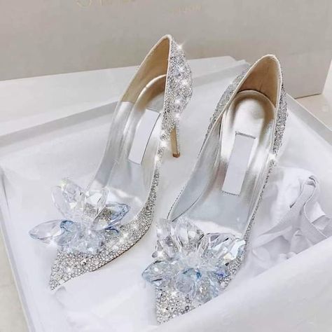 Ball Gown Shoes, Princess Heels, Girls Leather Shoes, Wedding High Heels, Fairy Shoes, Diy Sandals, Nike Shoes Girls, Fashion Shoes Heels, Embellished Shoes