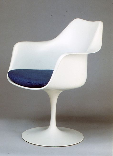 "Tulip" Armchair (Model No. 150) Tulip Armchair, Tulip Chair, Love Chair, Eero Saarinen, Alvar Aalto, Mid Century Chair, Furniture Details, Furniture Inspiration, Classic Furniture