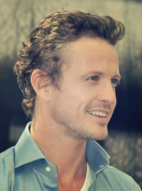 David lyons Revolution Tv Show, David Lyons, Billy Burke, Tracy Spiridakos, Celebrity Photography, Great Smiles, Contemporary Fiction, Contemporary Romances, Muscles