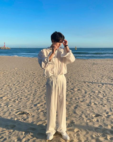 Korean Beach Outfit, Beach Outfit Men, Kpop Fashion Men, Drippy Fits, Mens Fashion Streetwear, Character Outfits, Kpop Fashion, Modern Fashion, Asian Men