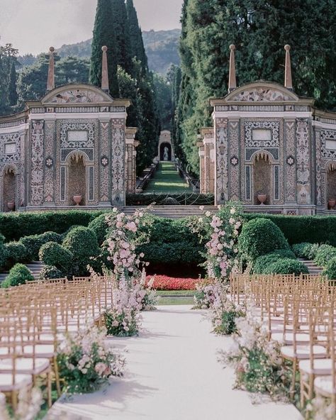 Italian Destination Wedding, Comer See, Wedding Ceremony Ideas, Como Wedding, Italian Lakes, Lake Como Wedding, Lake Como Italy, European Wedding, Wedding Garden