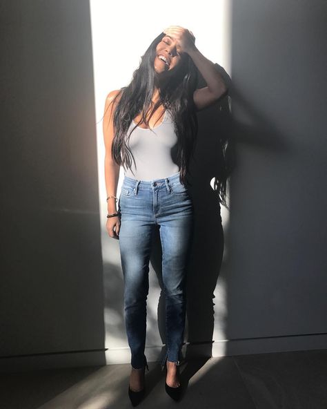 Kourtney Kardashian Snapchat, Kardashian Snapchat, Khloe Kardashian Show, Kourtney Kardashian Style, Oufits Casual, Ray Of Sunshine, Kardashian Style, Mood Board Fashion, Kardashian Jenner