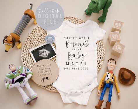 Toy Story Pregnancy Announcement, Disney Birth Announcement, Toy Story Baby Announcement, Disney Baby Announcement, Disney Pregnancy Announcement, Social Media Announcement, Toy Story Nursery, Creative Baby Announcements, Disney Maternity