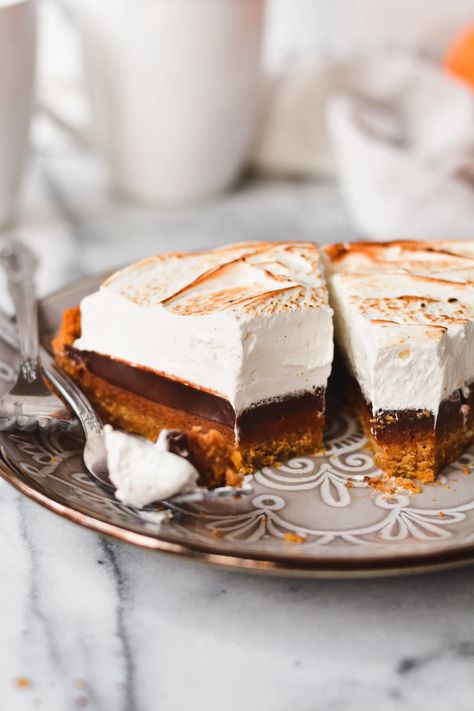 Pumpkin S'mores Tart - bethcakes Thanksgiving Tarts Desserts, S’mores Tart, Winter Tarts Dessert, Thanksgiving Tart Recipes, Autumn Tart Recipes, Autumn Tarts, Fall Tart Recipes, Thanksgiving Tarts, Thanksgiving Tart