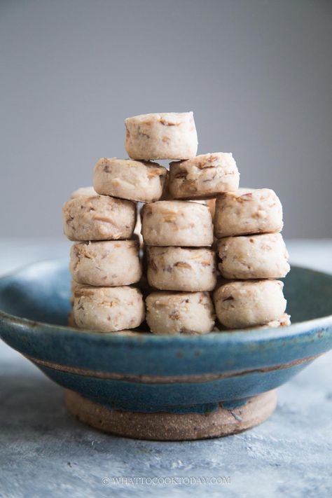 Chinese Cookies, New Year's Snacks, Chinese Almond Cookies, Chinese New Year Cookies, Almond Biscuits, Almond Meal Cookies, New Years Cookies, Chinese Dessert, Tea Snacks