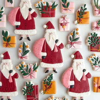 Christmas Sugar Cookies Decorated, Christmas Shortbread, Industrial District, Ornament Cookies, Sugar Cookie Designs, Pretty Cookies, Xmas Cookies, Fancy Cookies, Creative Cookies