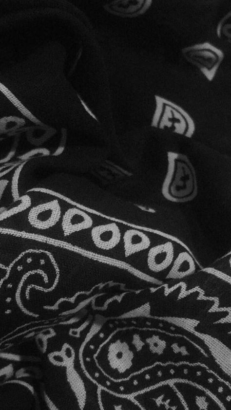 Bandana Aesthetic Wallpaper, Black Bandana Aesthetic, Gangsta Backgrounds, Crip Bandana, Dark Western Aesthetic, Bandana Wallpaper, Bandana Aesthetic, Dark Western, Bandana Outfit