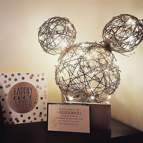 Mickey Mouse decoration using twine and string lights #disney #craft #disneycraft #diy Disney At Home, Deco Disney, Mickey Mouse Decorations, Disney Craft, Casa Disney, Disney Diy Crafts, Disney Room Decor, Disney Bedrooms, Disney House