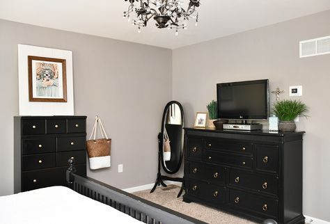 Budget Master Bedroom Makeover with Black Furniture Black Bedroom Furniture Decor, Black Bedroom Sets, Dark Bedroom Furniture, Diy Furniture Cheap, Bedroom Furniture Makeover, Black Bedroom Furniture, Furniture Black, Bedroom Wall Colors, Black Bedroom