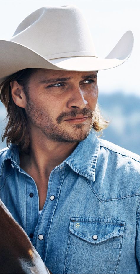 Yellowstone Series, Luke Grimes, Best Country Singers, Western Outfits Men, Cowboy Aesthetic, Bra Image, Estilo Country, Rodeo Outfits, Country Men