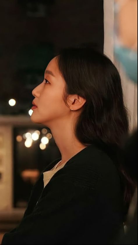 Kim Go Eun Wallpaper, Kim Go Eun Hair, Jeong Tae Eul, Flat Face, Asian Actress, Dynamic Pose, Kim Go Eun, Park Shin Hye, Dewy Skin