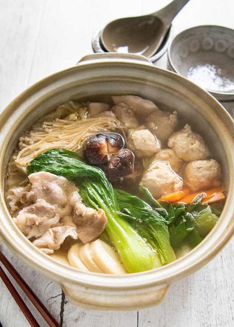 Hero shot of Chanko Nabe cooked in a large clay pot. Nabe Soup Recipe, Nabe Recipe Japanese Food, Nabe Recipe Hot Pot, Clay Pot Meals, Chanko Nabe Soup, Japanese Food Soup, Japanese Nabe Hot Pot, Chanko Nabe Recipe, Large Clay Pots