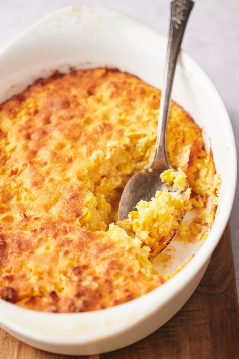 The Best EASY Corn Soufflé Recipe (Takes Just 5 Minutes To Prep) Cornbread Sufle, Easy Corn Souffle Recipe, Sweet Corn Souffle Recipe, Sweetcorn Souffle, Corn Souflee Recipes, Corn Sufle, Cornbread Souffle Recipe, Corn Souffle Jiffy, Cornbread Souffle