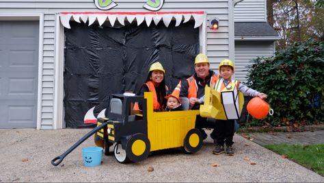 DIY Dumptruck wagon, excavator toddler costume Wagon Construction Costume, Excavator Wagon Costume, Wagon Costume Ideas, Excavator Costume, Halloween Construction, Construction Costume, Wagon Halloween Costumes, Wagon Costume, Toddler Boy Halloween Costumes