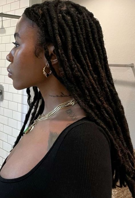 Locs Side Profile, Jet Black Locs, Loc Baddie, Dreadlocks Styles For Women, Long Micro Locs, Medium Size Locs Black Women, Shoulder Length Locs, Dreads Black Women, Clean Goth