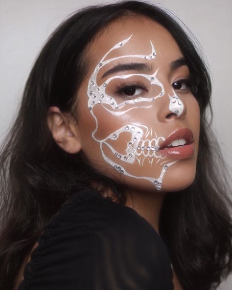 #halloween #makeup #ideas Bedazzled Skull Makeup, Pearl Skeleton Makeup, Glam Skull Makeup Half Face, Halloween Glam Costume, Pearl Skull Makeup, Horror Glam Makeup, Crystal Skull Makeup, Skull Eye Makeup, Halloween Makeup Black And White