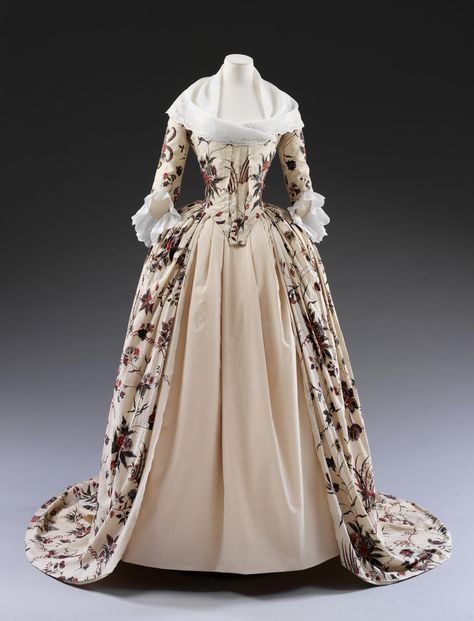 18th Century Dresses, 1700 Fashion, Gaun Abad Pertengahan, Filled Vases, Old Dress, 18th Century Dress, Open Dress, 18th Century Costume, Dresses By Pattern