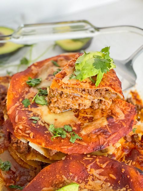 Beef Enchilada, Keto Casseroles, Enchilada Bake, Homemade Enchiladas, Beef Enchiladas, Low Carb Tortillas, Chicken And Vegetables, Fun Food, Shredded Cheese