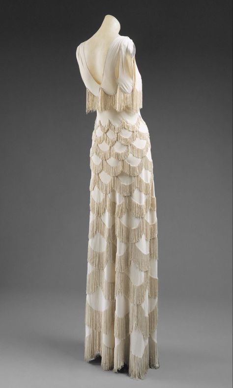 Madeleine Vionnet, 1930's Fashion, Elsa Schiaparelli, 20th Century Fashion, 1930s Fashion, Vintage Couture, Vintage Gowns, Historical Clothing, Mode Inspiration