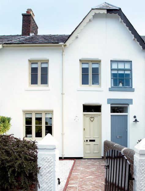 Modern Country Style: Stunning English Cottage Tour!!! Victorian Terrace Exterior, Bank Exterior, English Cottage Exterior, Terrace House Exterior, Door Colour, Period Living, House Colours, Modern Country Style, Outdoor Doors