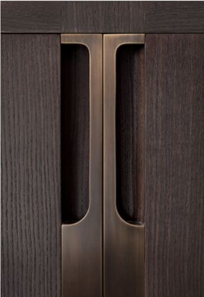 Holly Hunt, cabinet detail Handleless Cabinets, Recessed Cabinet, Door Handle Design, Cabinet Detailing, Wardrobe Door Designs, Joinery Details, Holly Hunt, Wardrobe Handles, Wardrobe Design Bedroom