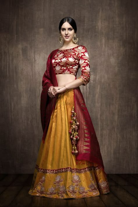 Benarasi Blouse, Designer Bridal Lehenga Choli, Yellow Lehenga, Indian Outfits Lehenga, Lehnga Dress, Lehenga Blouse Designs, Designer Bridal Lehenga, Lehenga Style, Choli Designs