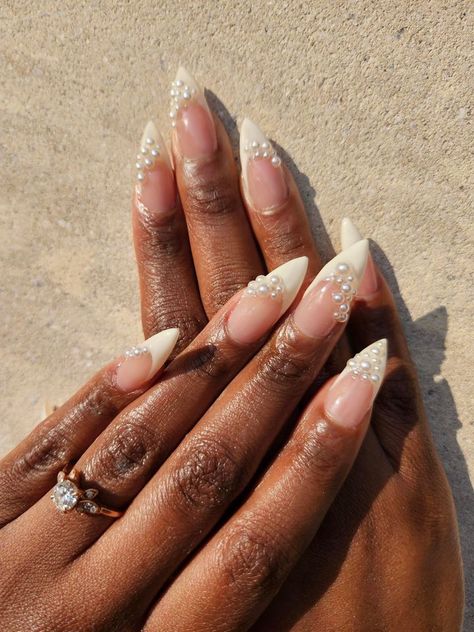 Wedding Nails For Black Women, Wedding Glam Nails, Bridal Nails Wedding Pearl, Wedding Day Pearls, Wedding Nails On Black Women, Black Woman Wedding Nails, Wedding Nails With Pearls Brides, Pearl Nail Inspo Acrylic, Wedding Nails For Bride Nail Art