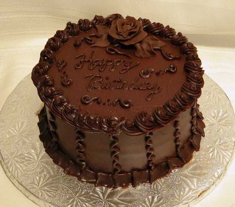 Chocolate Cake Pictures, Cake Ganache, Round Birthday Cakes, Chocolate Ganache Cake, Chocolate Cake Designs, Gluten Free Chocolate Cake, Food Types, Chocolate Whipped Cream, Gluten Free Chocolate